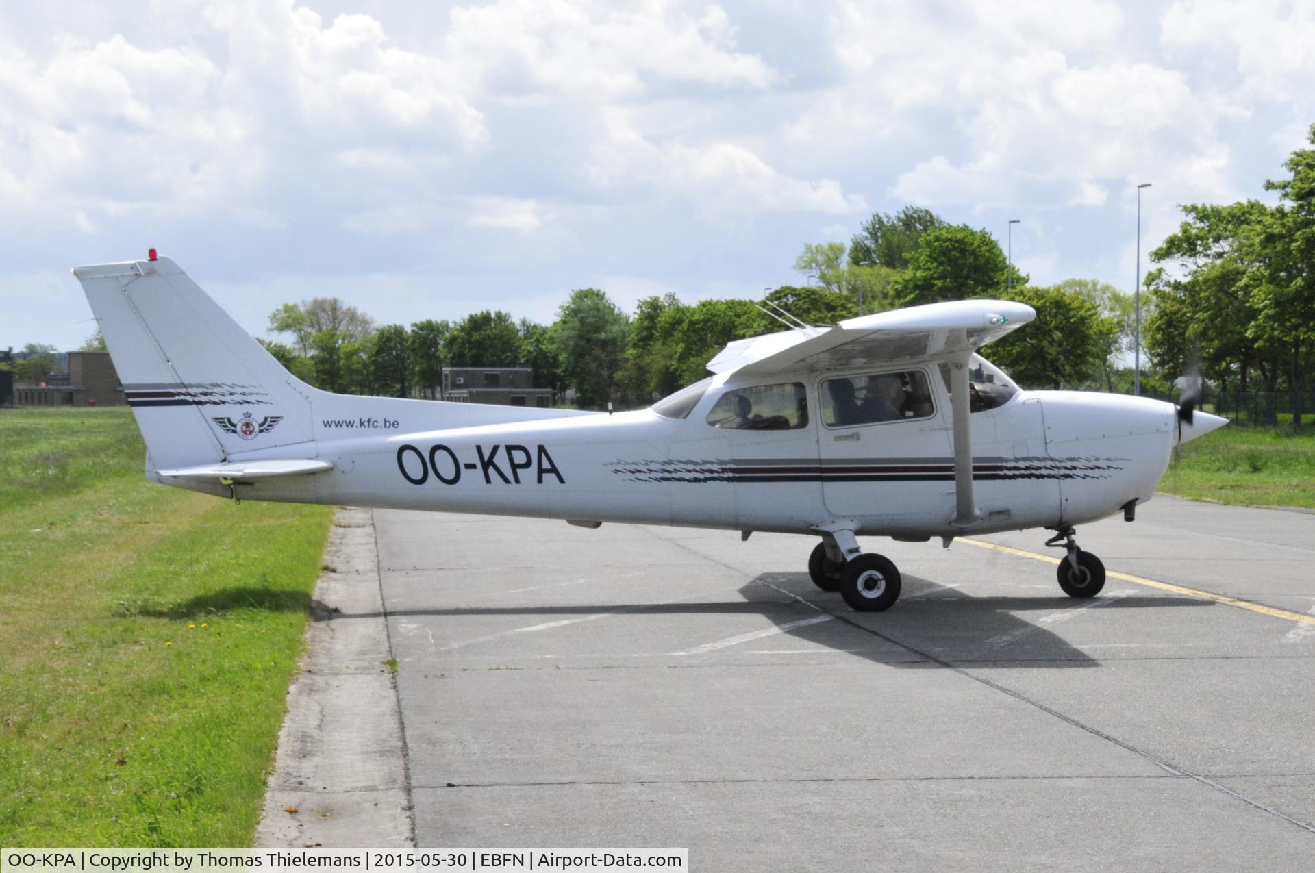 OO-KPA, 1998 Cessna 172R C/N 17280521, Before departure