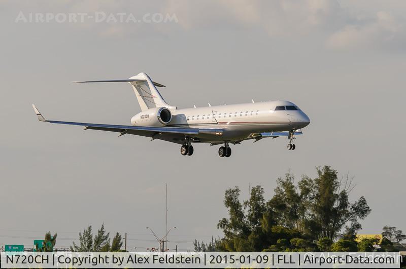N720CH, 2001 Bombardier BD-700-1A10 Global Express C/N 9100, Ft. Lauderdale