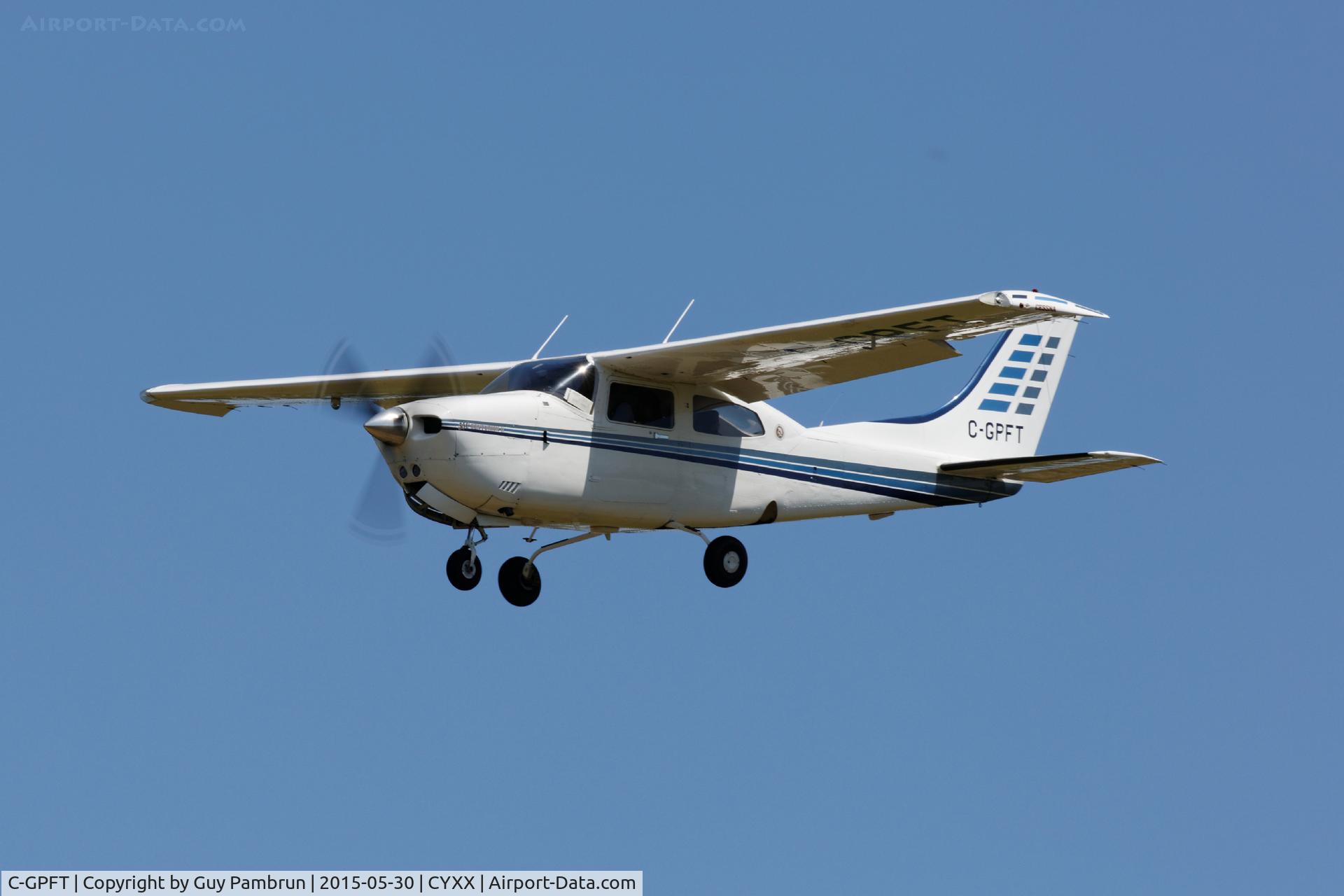 C-GPFT, 1981 Cessna 210N Centurion Centurion C/N 21064613, Landing