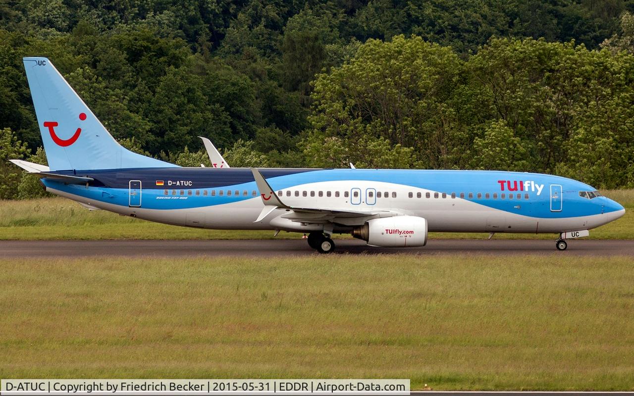 D-ATUC, 2006 Boeing 737-8K5 C/N 34684, taxying to the gate