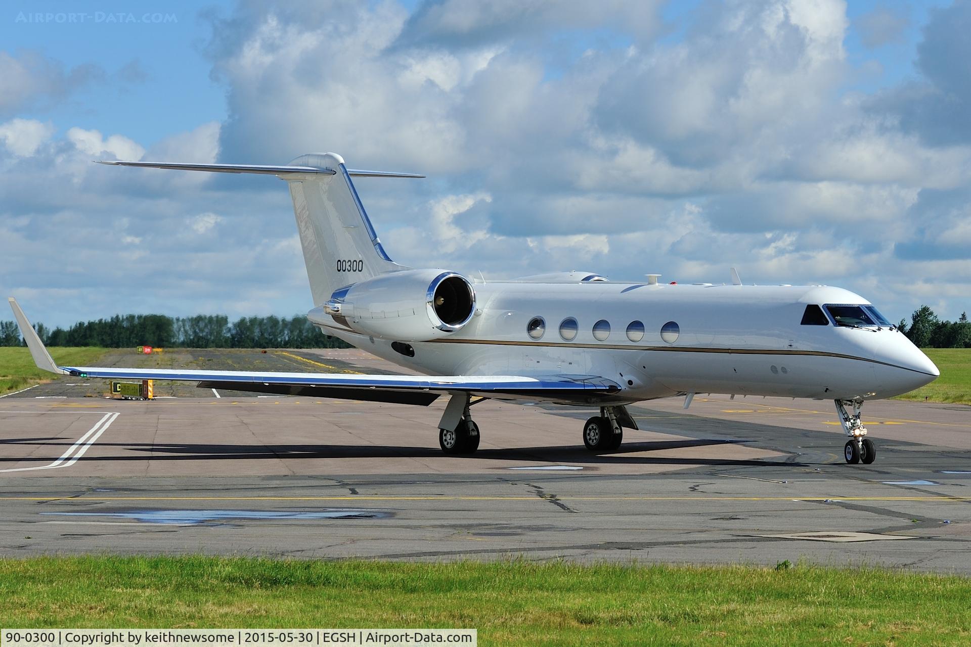 90-0300, 1990 Gulfstream Aerospace C-20H (Gulfstream III) C/N 1181, Leaving Norwich.
