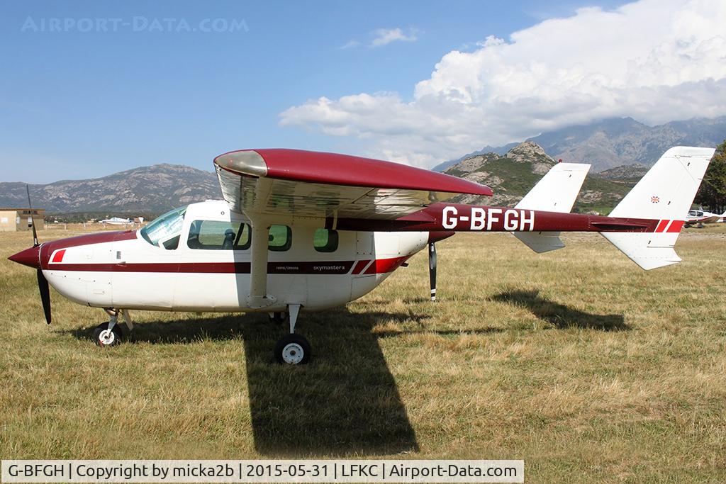 G-BFGH, 1977 Reims F337G Super Skymaster C/N 0081, Parked