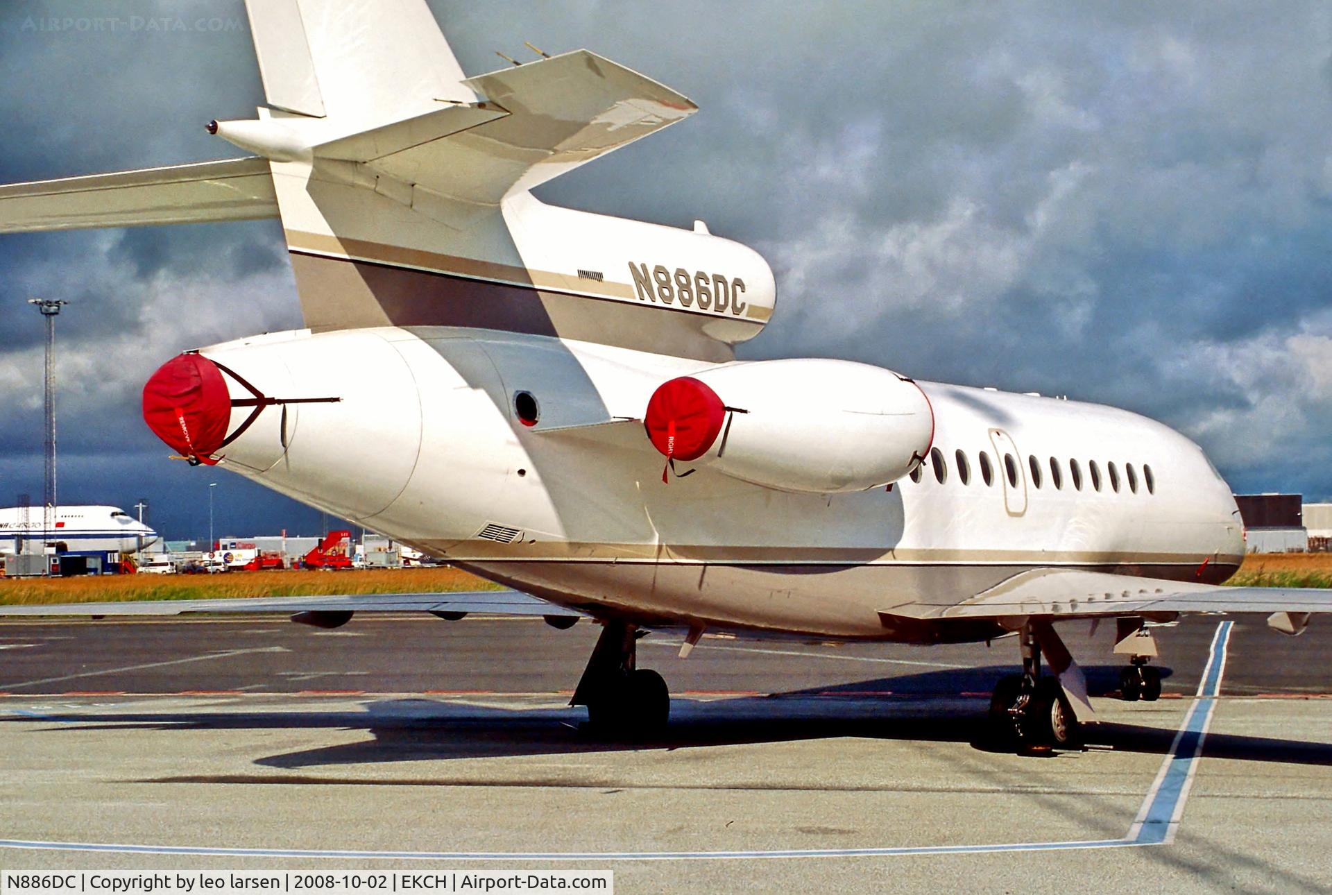 N886DC, 1998 Dassault Falcon 900B C/N 177, Copenhagen 2.10.08