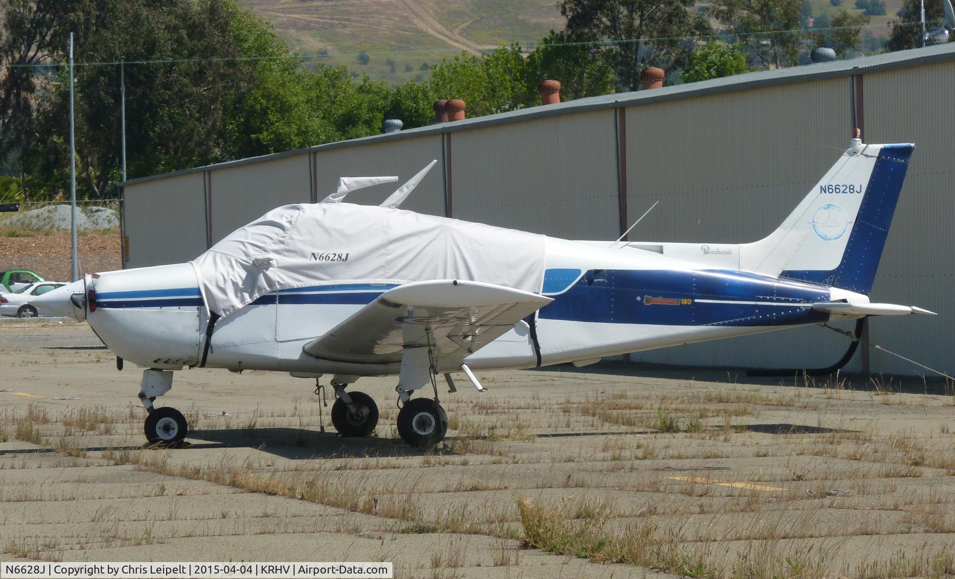 N6628J, 1979 Beech C23 Sundowner 180 C/N M-2182, A local 1979 Beechcraft C23 Musketeer at its tiedown at Reid Hillview Airport, CA.