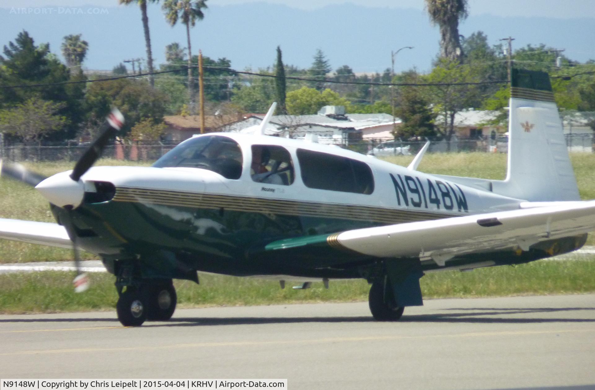 N9148W, 1991 Mooney M20M Bravo C/N 27-0106, A local 1991 Mooney M20M taxing out on a hot day at Reid Hillview Airport, CA.