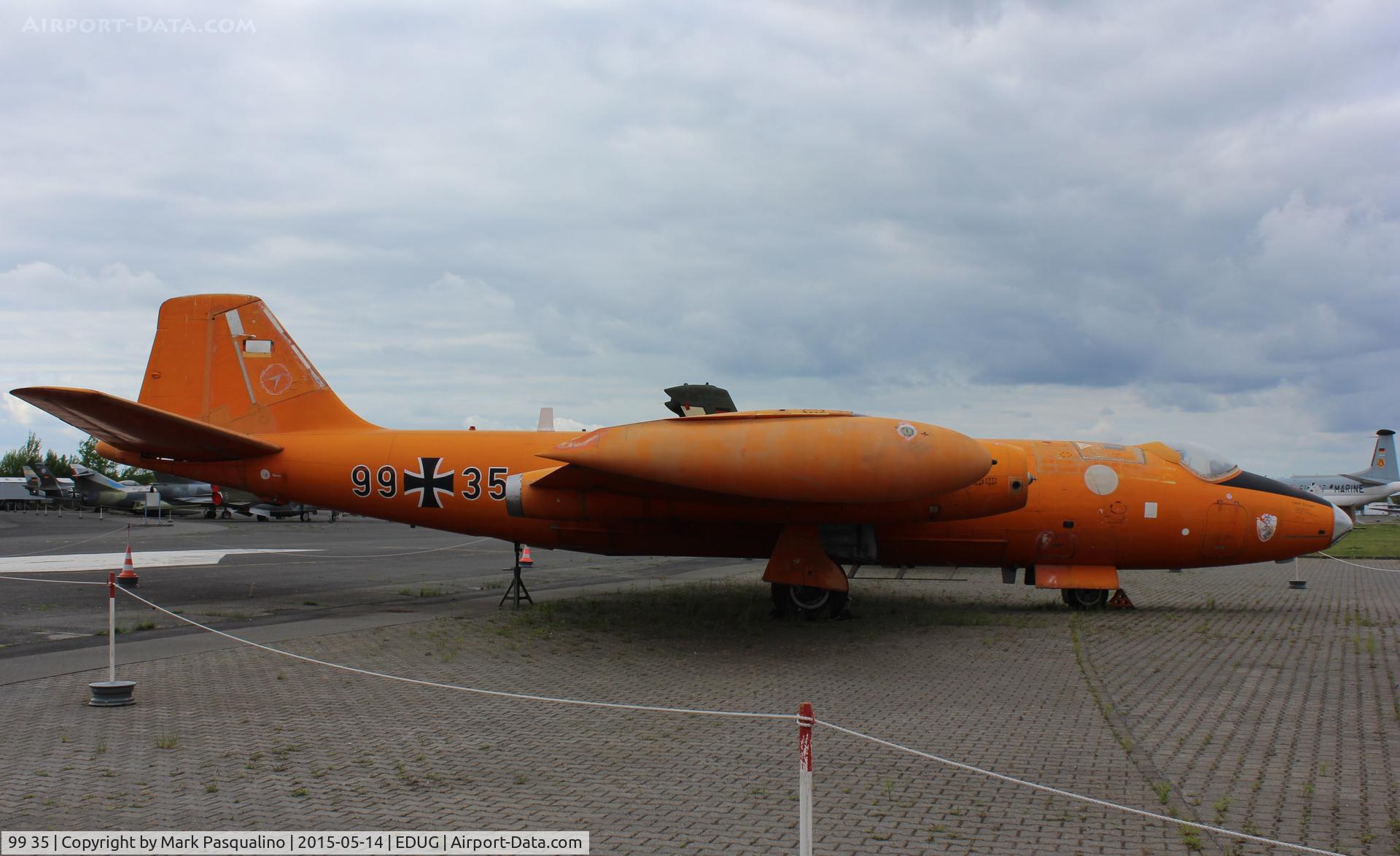 99 35, 1954 English Electric Canberra B.2 C/N R3/EA3/6652, English Electric Canberra B.2