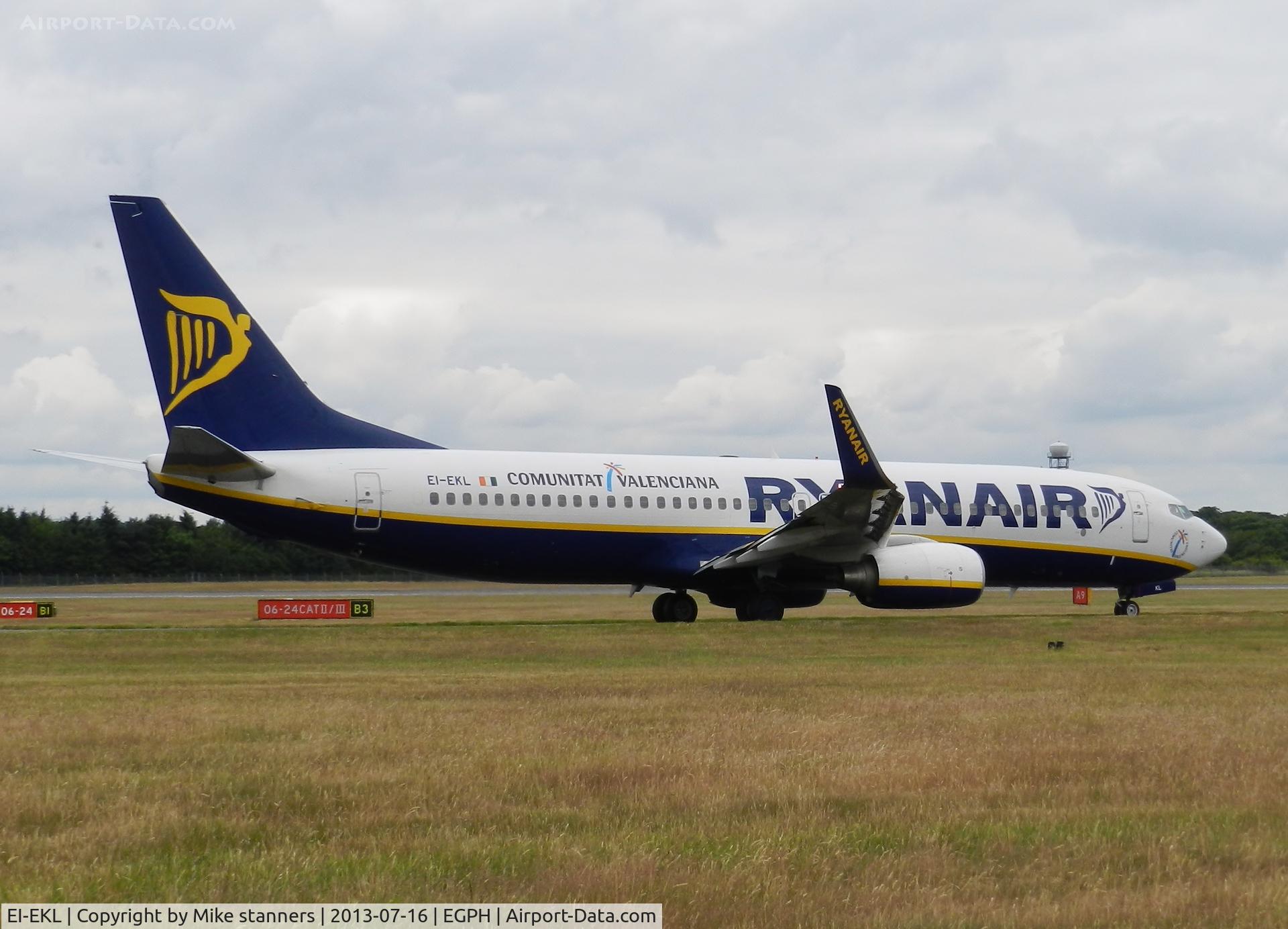 EI-EKL, 2010 Boeing 737-8AS C/N 38498, 