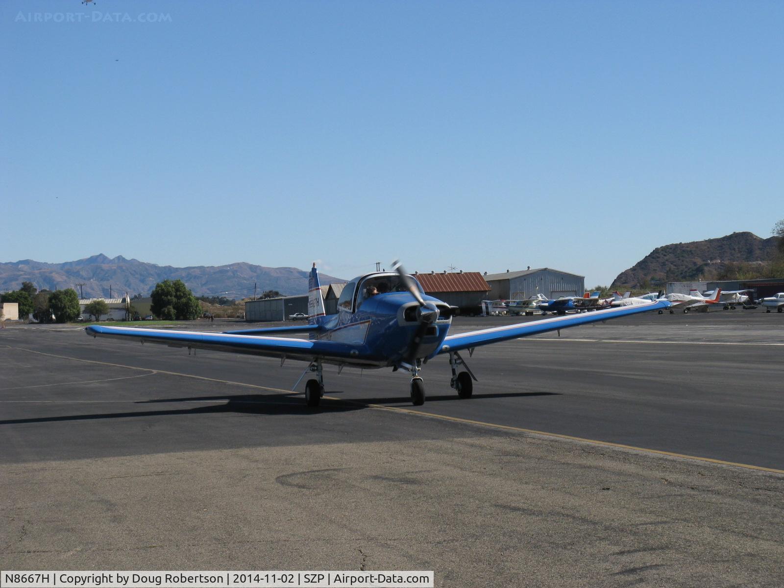 N8667H, 1947 North American Navion C/N NAV-4-667, 1947 North American NAVION, Continental Io-520 285 Hp upgrade, taxi to Rwy 04 Young Eagles flight