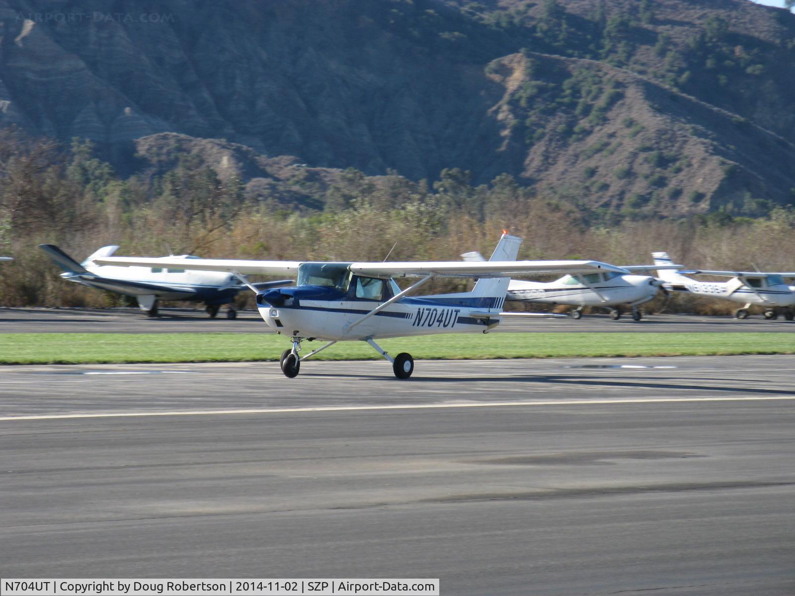 N704UT, 1976 Cessna 150M C/N 15078891, 1976 Cessna 150M, Continental O-200 100 Hp, takeoff roll Rwy 04