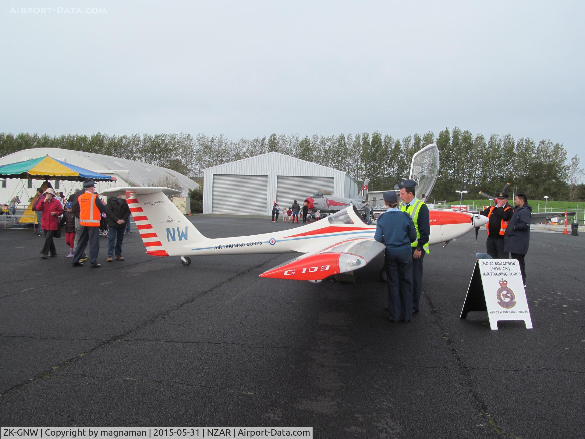 ZK-GNW, Grob G-109 C/N 6148, at open day