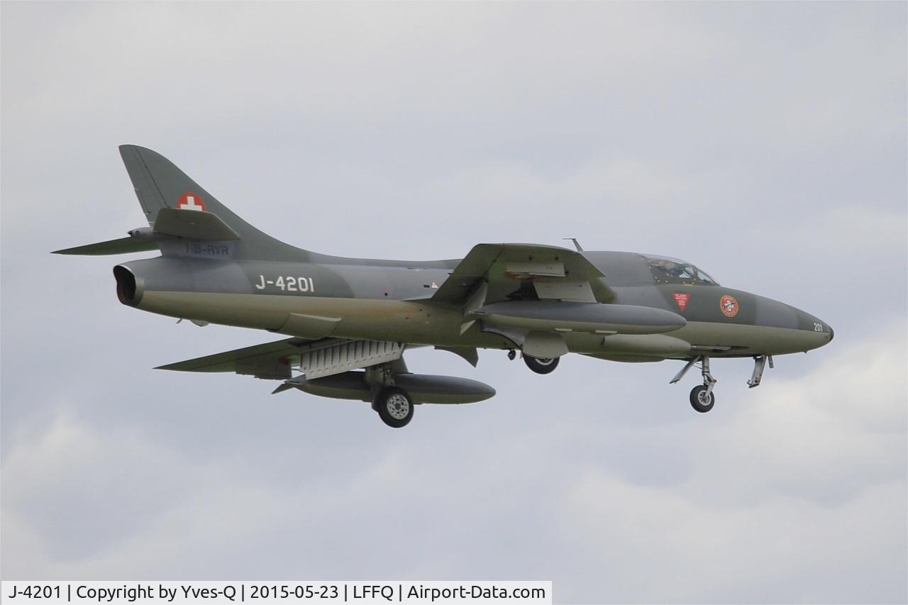 J-4201, 1955 Hawker Hunter T.68 C/N 41H-670806, Hawker Hunter T.68, On display, La Ferté-Alais airfield (LFFQ) Airshow 2015