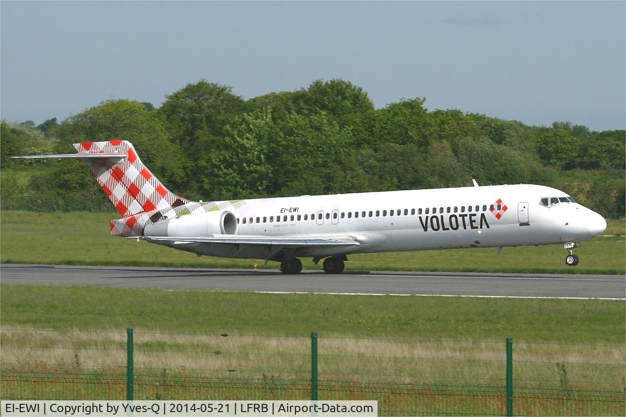 EI-EWI, 2003 Boeing 717-2BL C/N 55170, Boeing 717-2BL, Landing rwy 07R, Brest-Bretagne Airport (LFRB-BES)