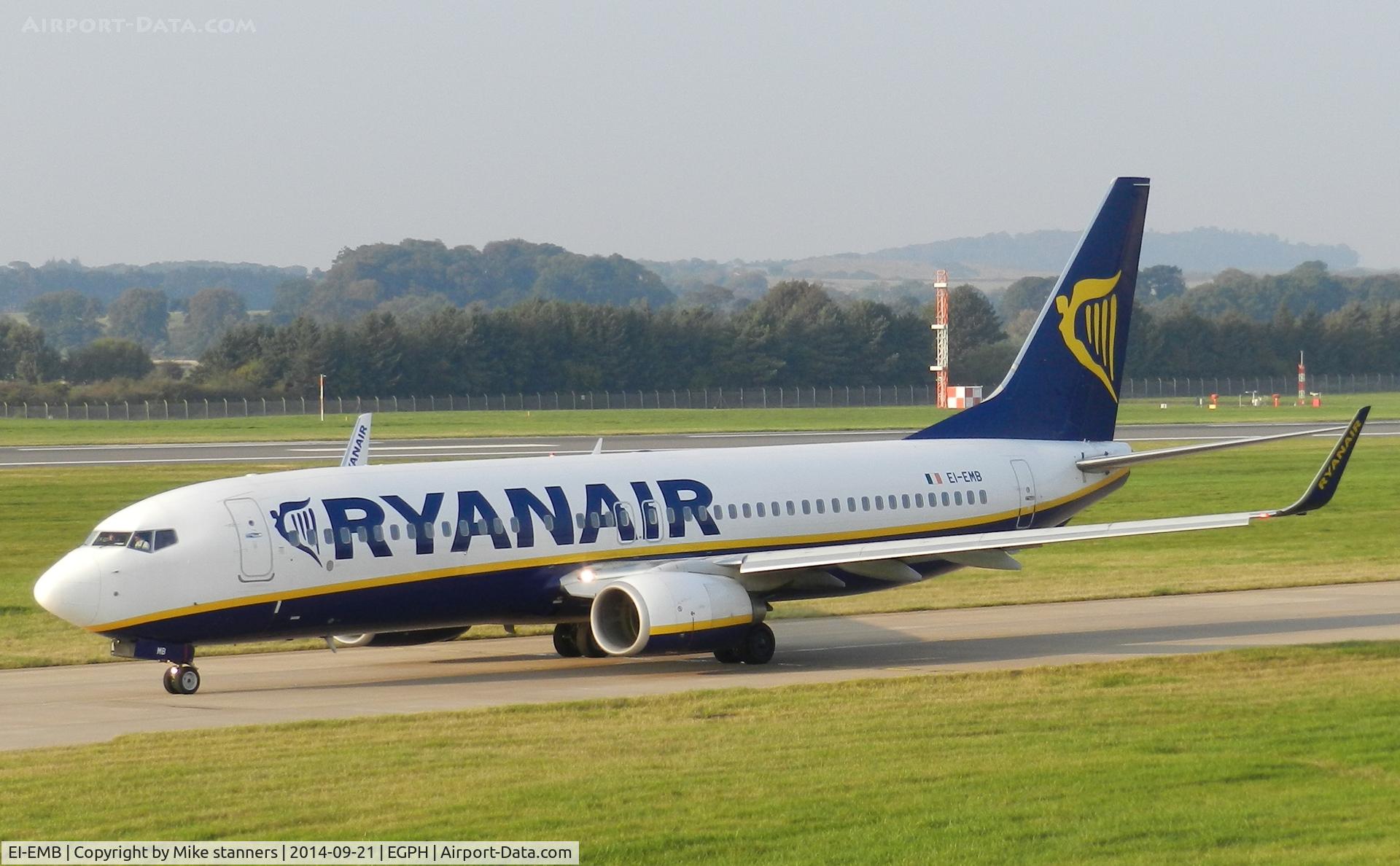 EI-EMB, 2010 Boeing 737-8AS C/N 38511, Ryanair B737NG Taxiing to runway 06