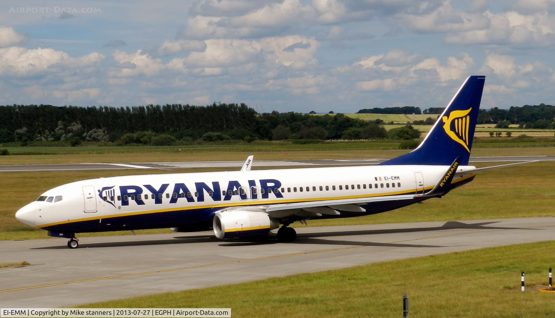 EI-EMM, 2010 Boeing 737-8AS C/N 38514, Ryanair B737-8AS taxiing to runway 06
