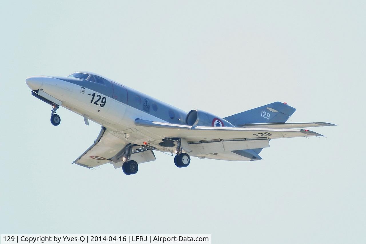 129, 1978 Dassault Falcon 10MER C/N 129, French Naval Aviation Dassault Falcon 10 MER, Short approach rwy 08, Landivisiau Naval Air Base (LFRJ)