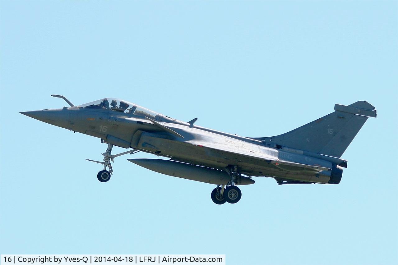 16, Dassault Rafale M C/N 16, Dassault Rafale M, Short approach rwy 08, Landivisiau Naval Air Base (LFRJ)