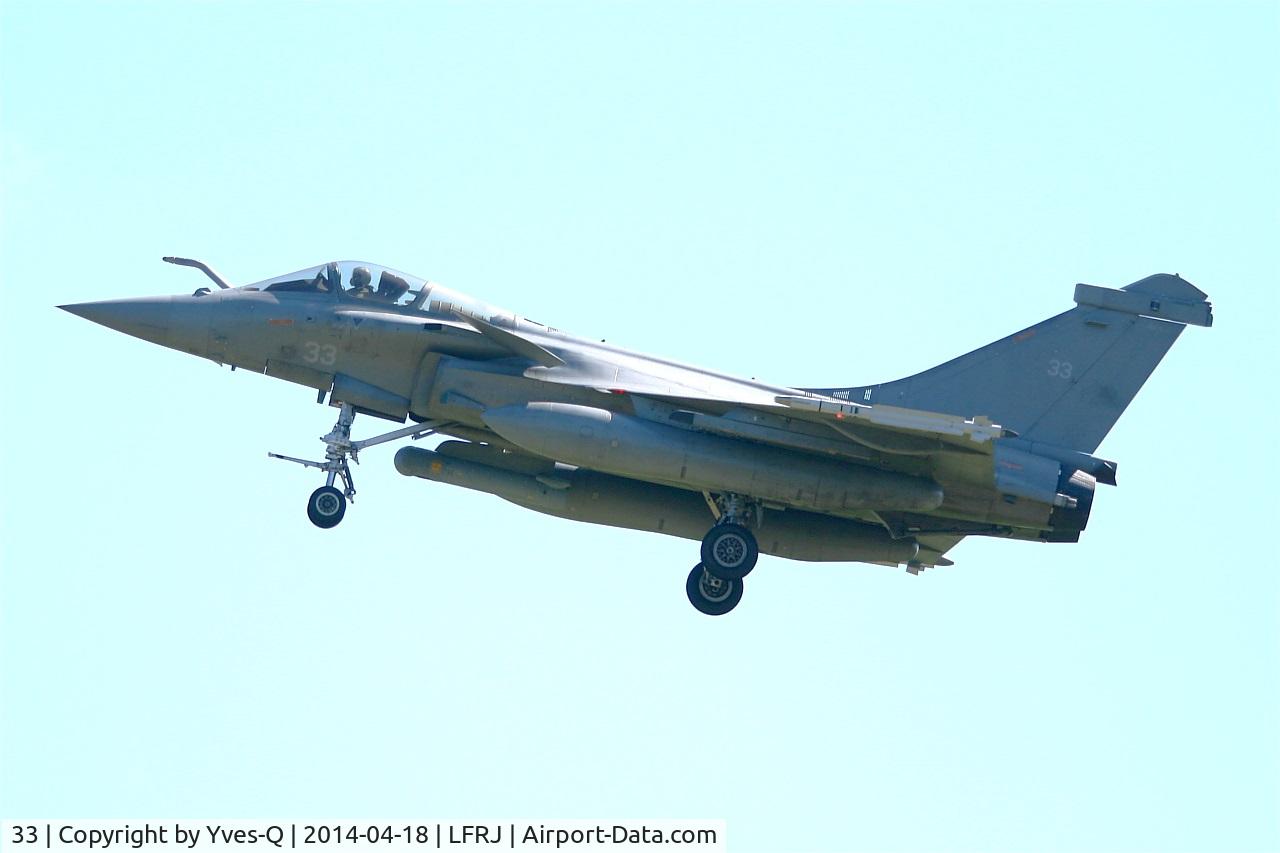 33, Dassault Rafale M C/N 33, Dassault Rafale M, Short approach rwy 08, Landivisiau Naval Air Base (LFRJ)