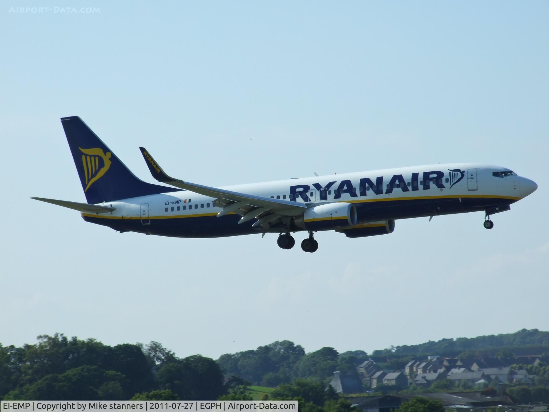 EI-EMP, 2010 Boeing 737-8AS C/N 40285, Ryanair B737-8AS landing runway 06