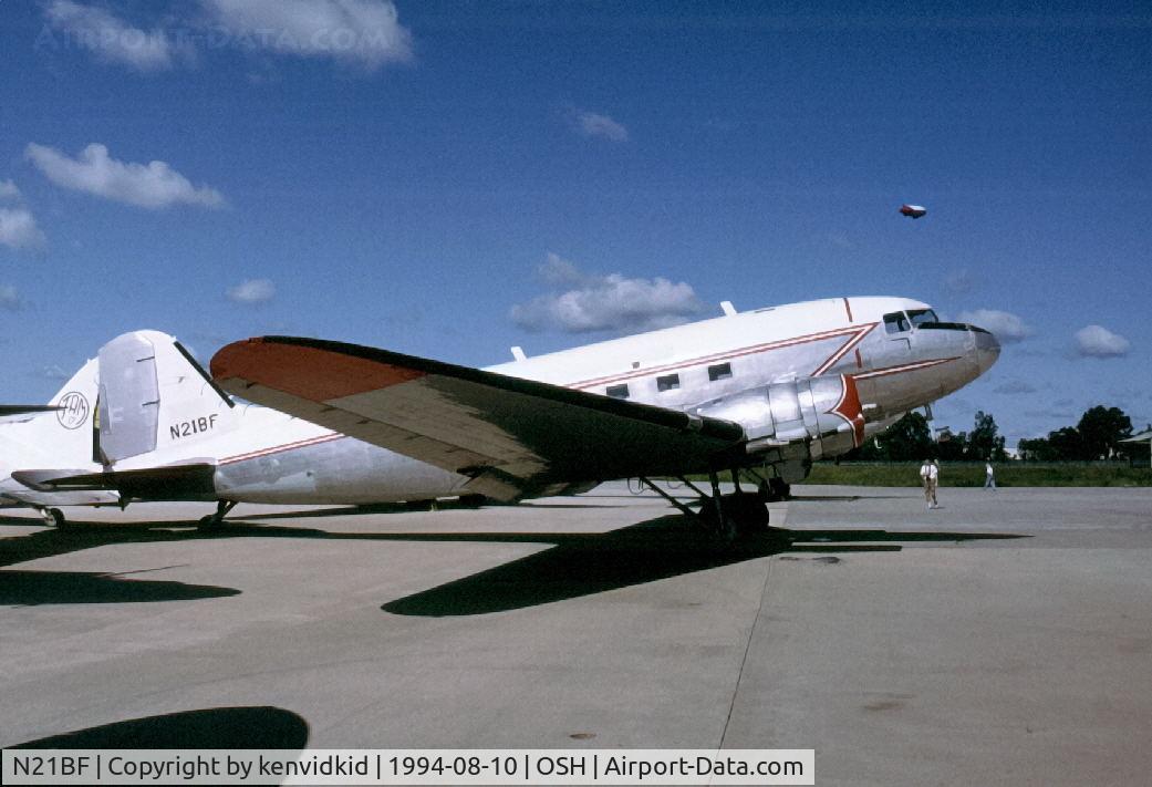 N21BF, 1943 Douglas CC-129 Dakota 3 C/N 9832, Scanned from slide.
Started life as 42-23970. To RCAF as 656, then 12938. Sold as N21BF.
