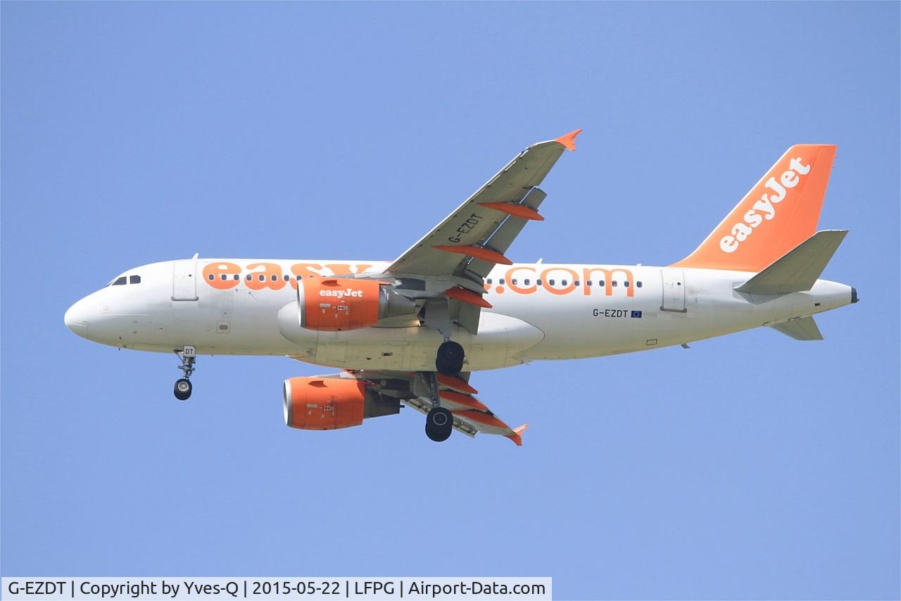 G-EZDT, 2008 Airbus A319-111 C/N 3720, Airbus A319-111, Short approach rwy 27R, Roissy Charles De Gaulle Airport (LFPG-CDG)