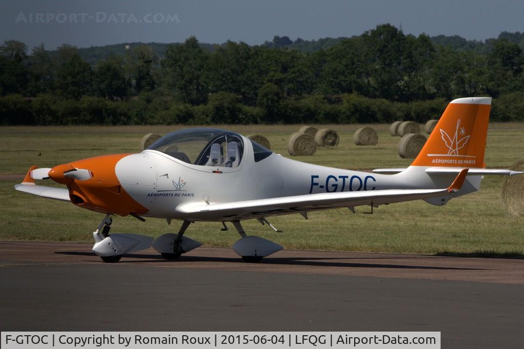F-GTOC, Aquila A210 (AT01) C/N AT01-136, Parked