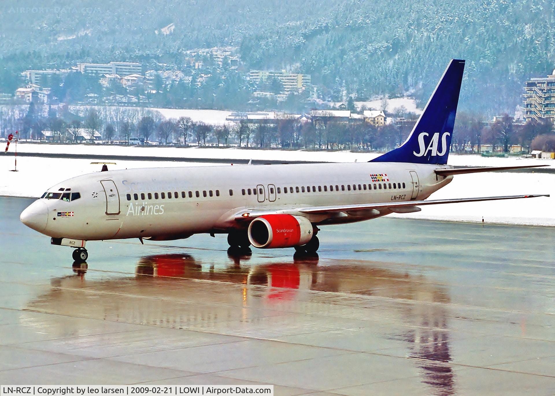 LN-RCZ, 2001 Boeing 737-883 C/N 30197, Innsbruck 21.2.09