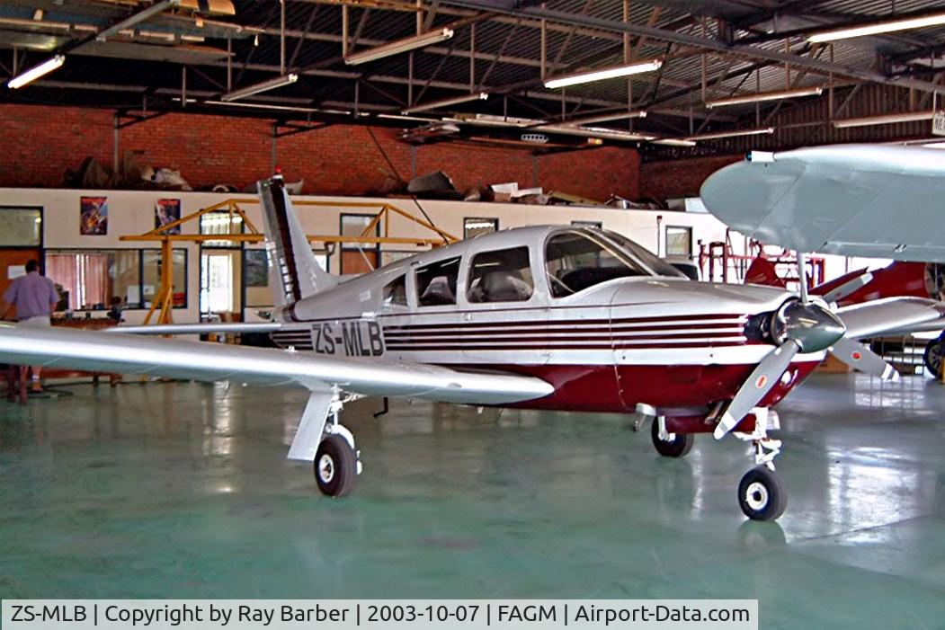 ZS-MLB, Piper PA-28R-200 C/N 28R7335232, Piper PA-28R-200 Cherokee Arrow II [28R-7335232] Johannesburg-Rand~ZS 07/10/2003