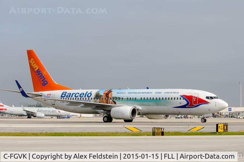 C-FGVK, 2004 Boeing 737-86N C/N 32740, Ft. Lauderdale