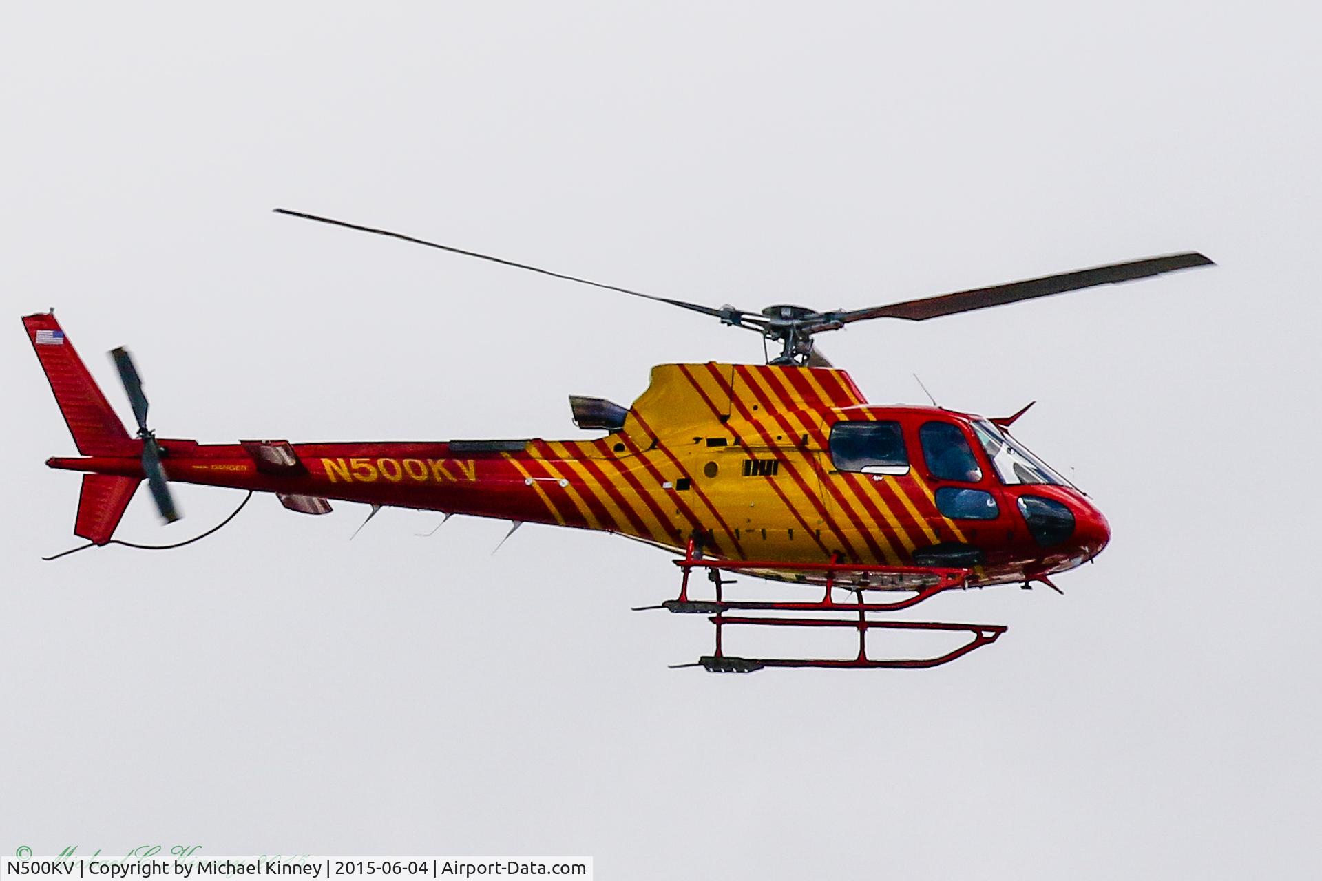 N500KV, Eurocopter AS-350B-3 Ecureuil Ecureuil C/N 4638, Flying over Kent Washington