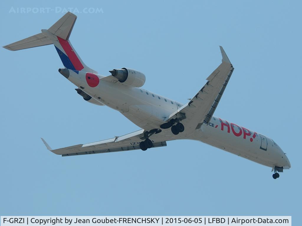 F-GRZI, Canadair CRJ-702 (CL-600-2C10) Regional Jet C/N 10093, HOP landing 23