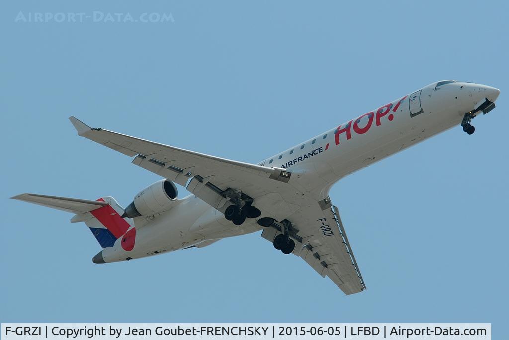 F-GRZI, Canadair CRJ-702 (CL-600-2C10) Regional Jet C/N 10093, HOP landing 23