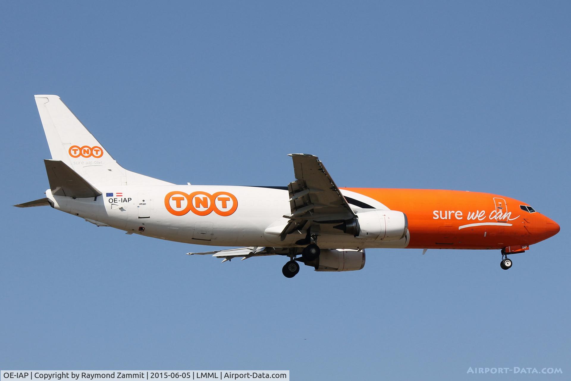 OE-IAP, 1998 Boeing 737-4M0 C/N 29206, B737-400 OE-IAP TNT