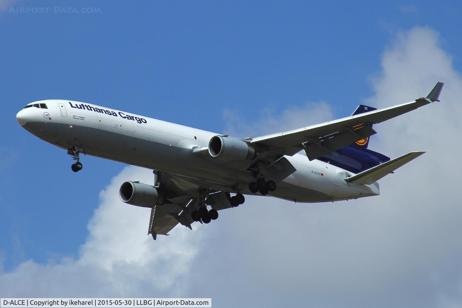 D-ALCE, 1998 McDonnell Douglas MD-11F C/N 48785, Fly in from Frankfurt, landing runway 30.