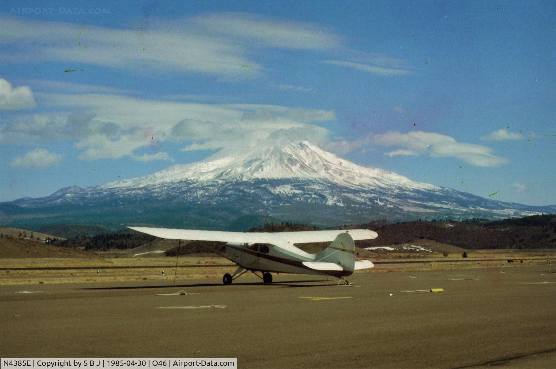N4385E, 1948 Aeronca 11CC Super Chief C/N 11CC-201, 85E at Weed airport in Northern California with towering Mt Shasta(14,163 feet) in the distance. With Weed being 2,163 feet,you are looking at a 11,220 foot rather large Hill !!