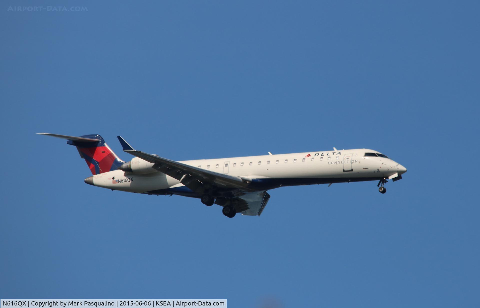 N616QX, 2003 Bombardier CRJ-701 (CL-600-2C10) C/N 10128, CL-600-2C10