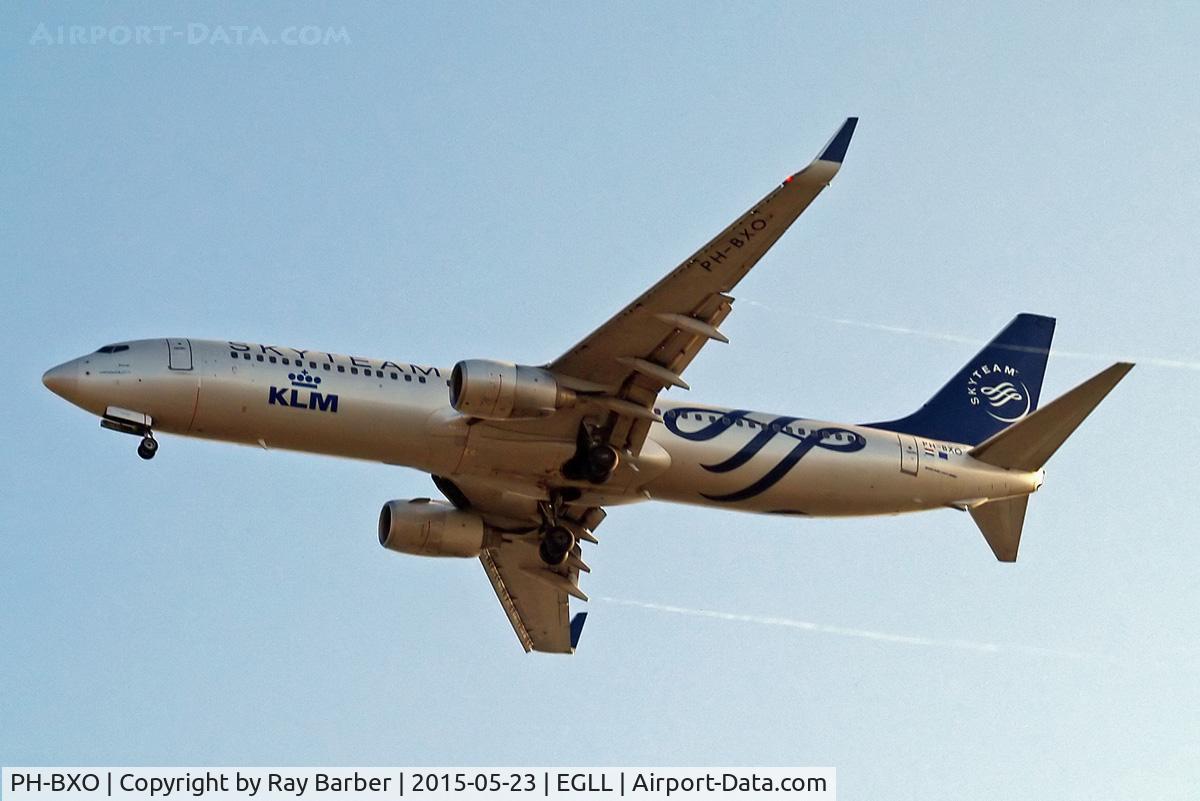 PH-BXO, 2001 Boeing 737-9K2 C/N 29599, Boeing 737-9K2 [29599] KLM (Royal Dutch Airlines) Home~G 23/05/2015. On approach 27R. Skyteam colours.