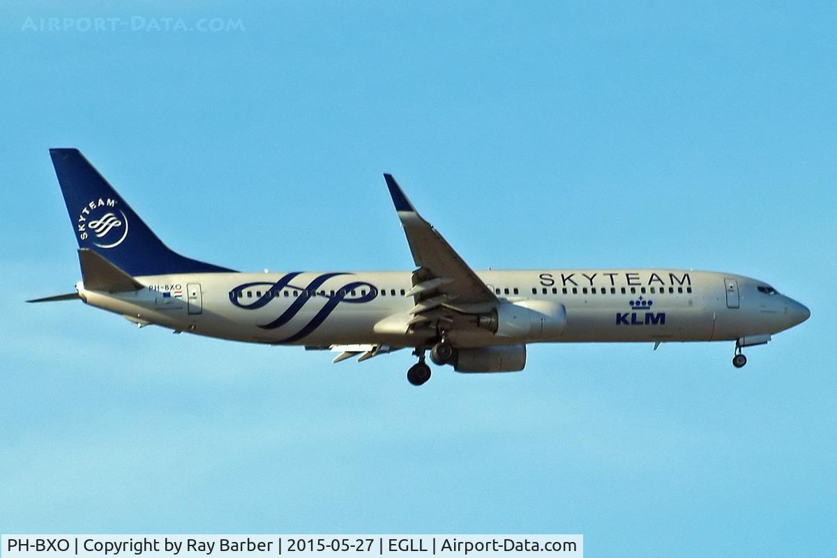 PH-BXO, 2001 Boeing 737-9K2 C/N 29599, Boeing 737-9K2 [29599] KLM (Royal Dutch Airlines) Home~G 27/05/2015. On approach 27L Skyteam colours.
