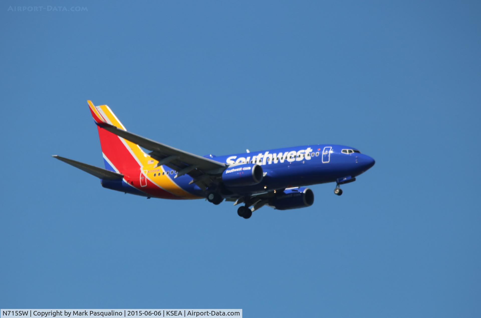 N715SW, 1998 Boeing 737-7H4 C/N 27849, Boeing 737-700
