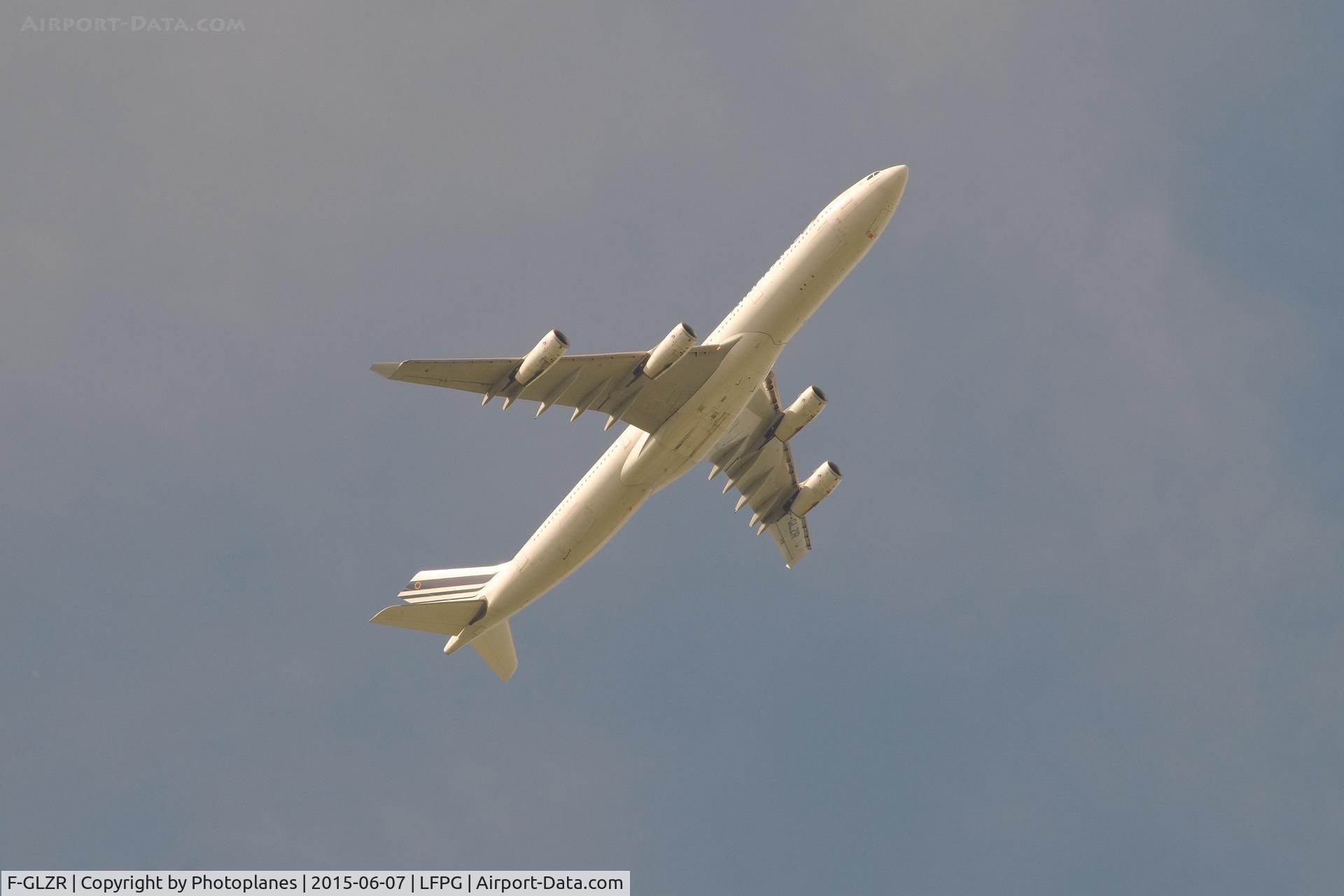F-GLZR, 1999 Airbus A340-313X C/N 307, CDG takeoff