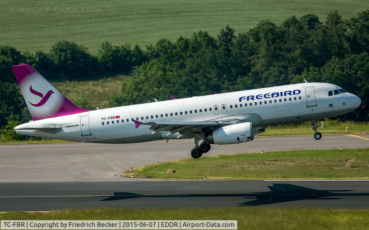 TC-FBR, 2005 Airbus A320-232 C/N 2524, about to touchdown RW09, inbound from Antalya