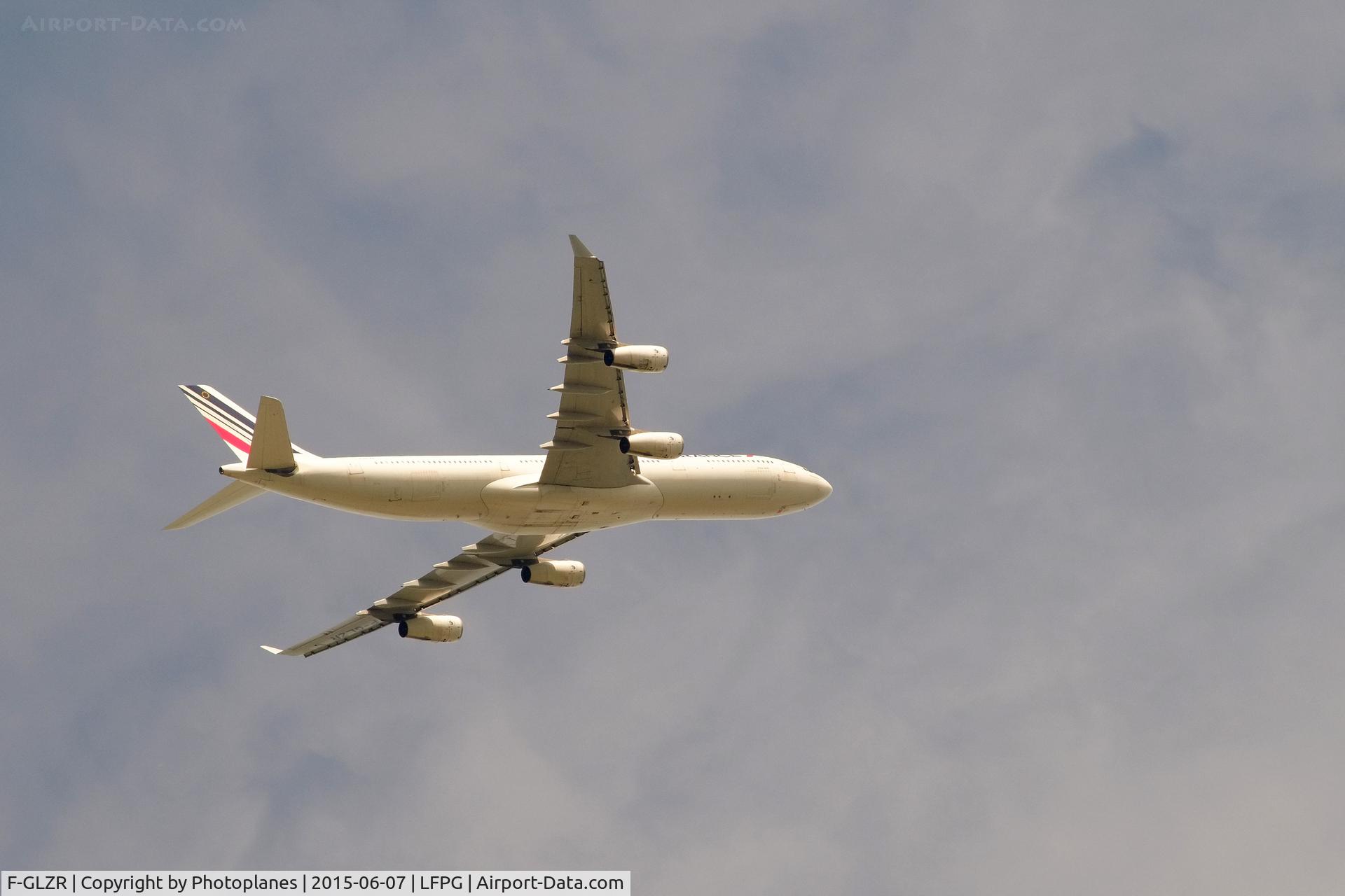 F-GLZR, 1999 Airbus A340-313X C/N 307, CDG takeoff