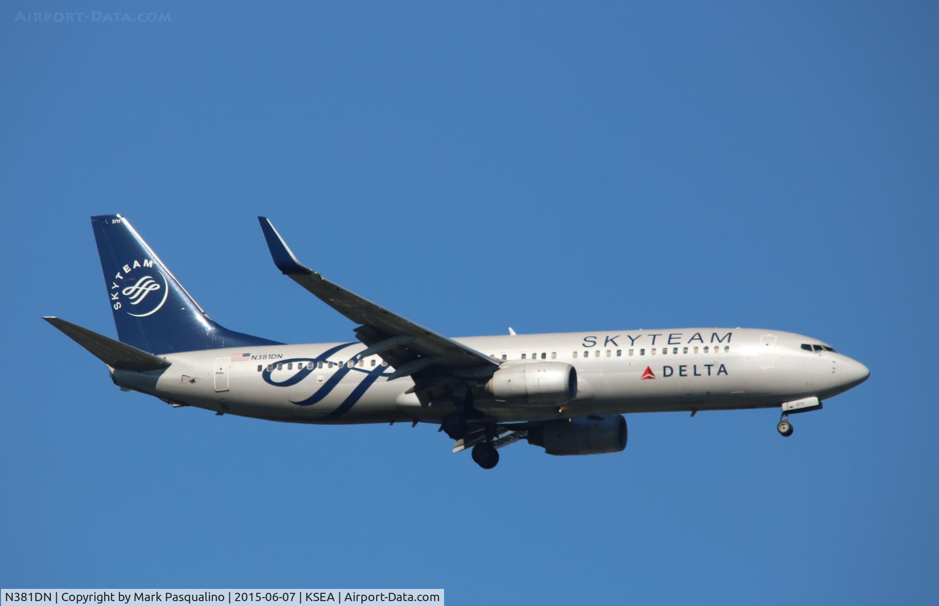 N381DN, 1999 Boeing 737-832 C/N 30350, Boeing 737-800