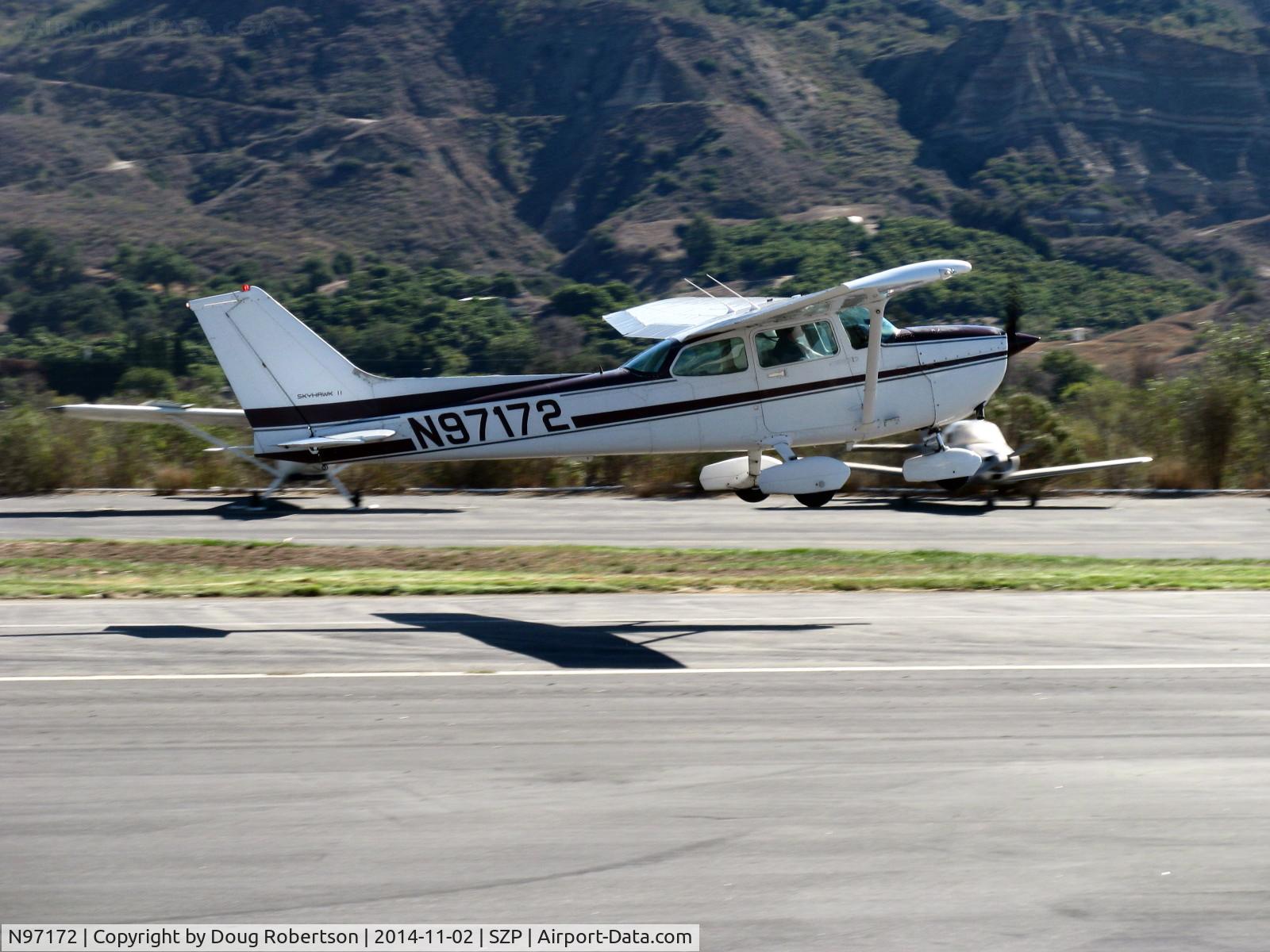 N97172, 1984 Cessna 172P C/N 17276162, 1984 Cessna 172P SKYHAWK II, Lycoming O-320-D2J 160 Hp, takeoff climb Rwy22