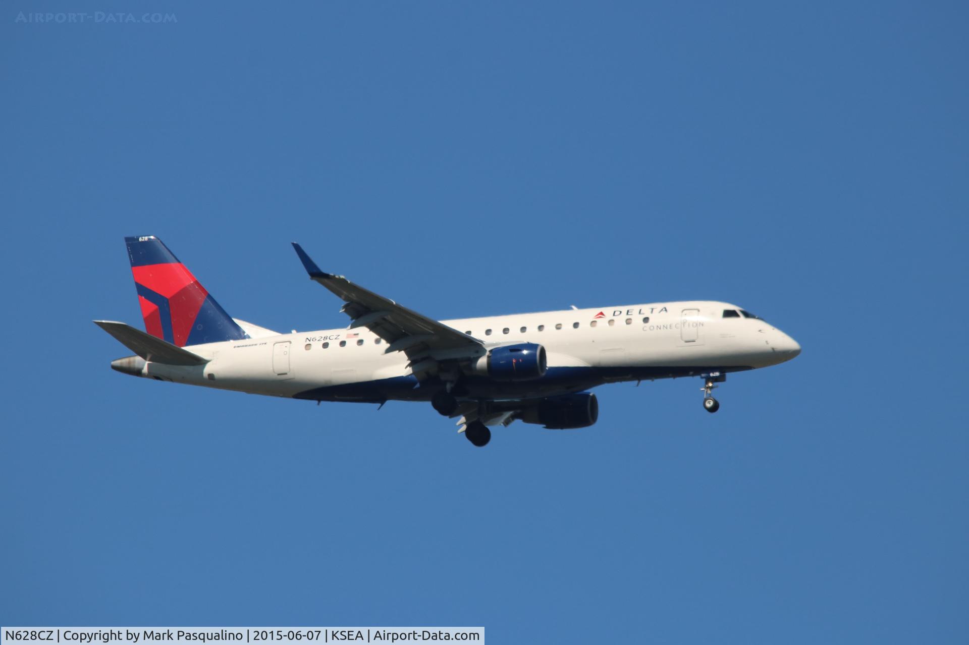 N628CZ, 2008 Embraer 175LR (ERJ-170-200LR) C/N 17000233, ERJ 170-200 LR