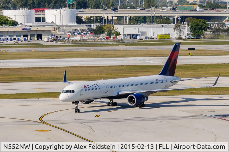 N552NW, 2001 Boeing 757-251 C/N 26499, Ft. Lauderdale