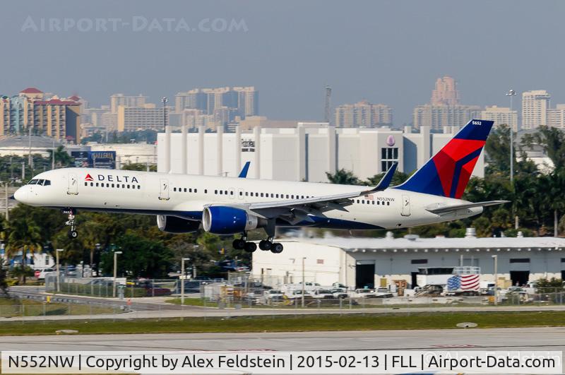 N552NW, 2001 Boeing 757-251 C/N 26499, Ft. Lauderdale