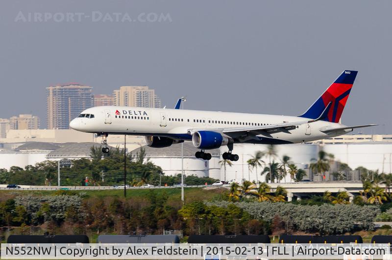 N552NW, 2001 Boeing 757-251 C/N 26499, Ft. Lauderdale