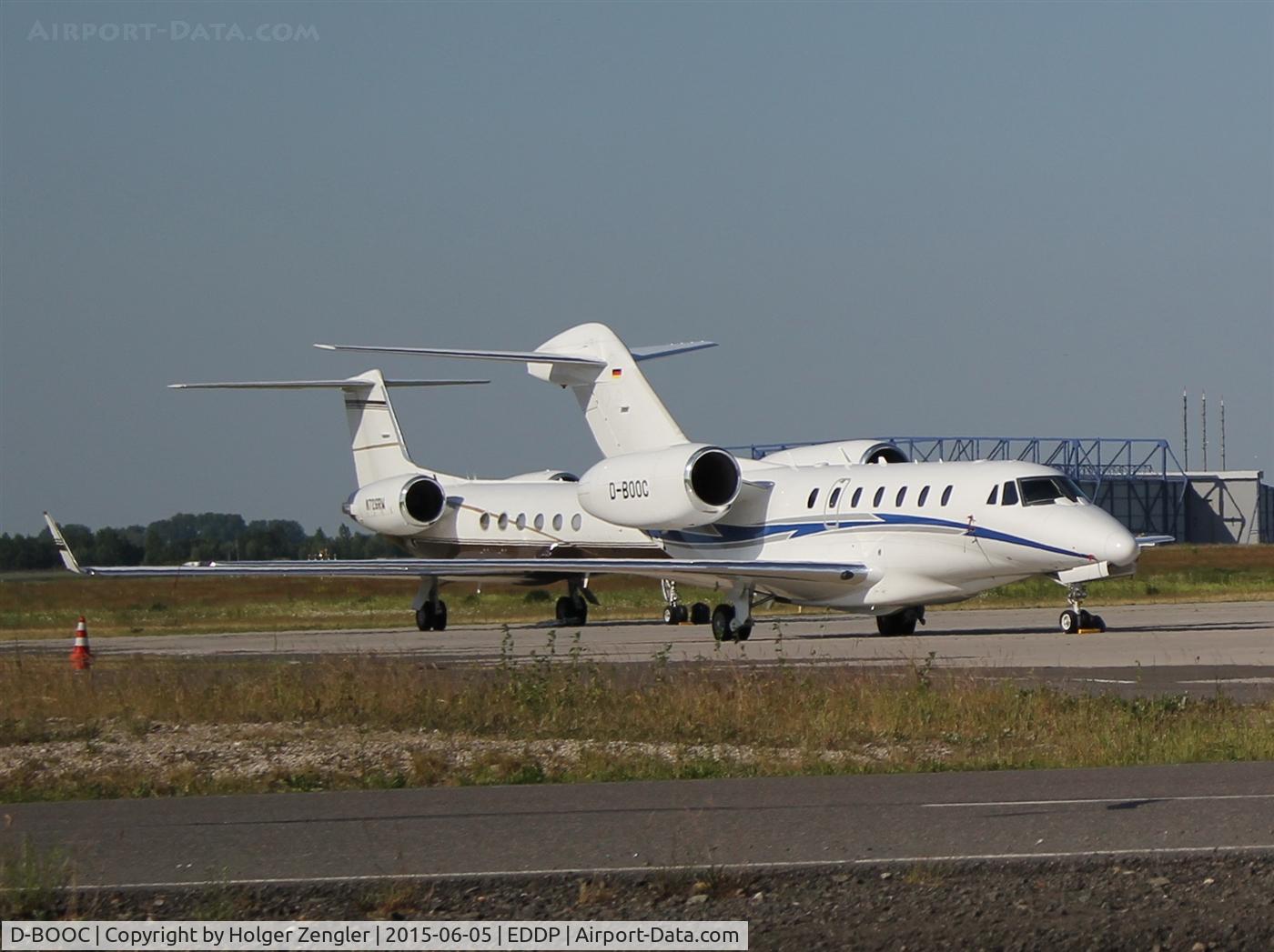 D-BOOC, 2006 Cessna 750 Citation X Citation X C/N 750-0259, Visitors on apron 2.....