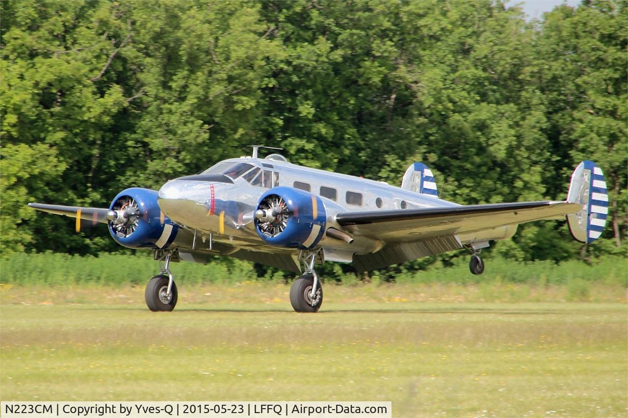 N223CM, 1952 Beech D18S C/N CA223, Beech D18S, Take off rwy 28, La Ferté-Alais airfield (LFFQ) Airshow 2015