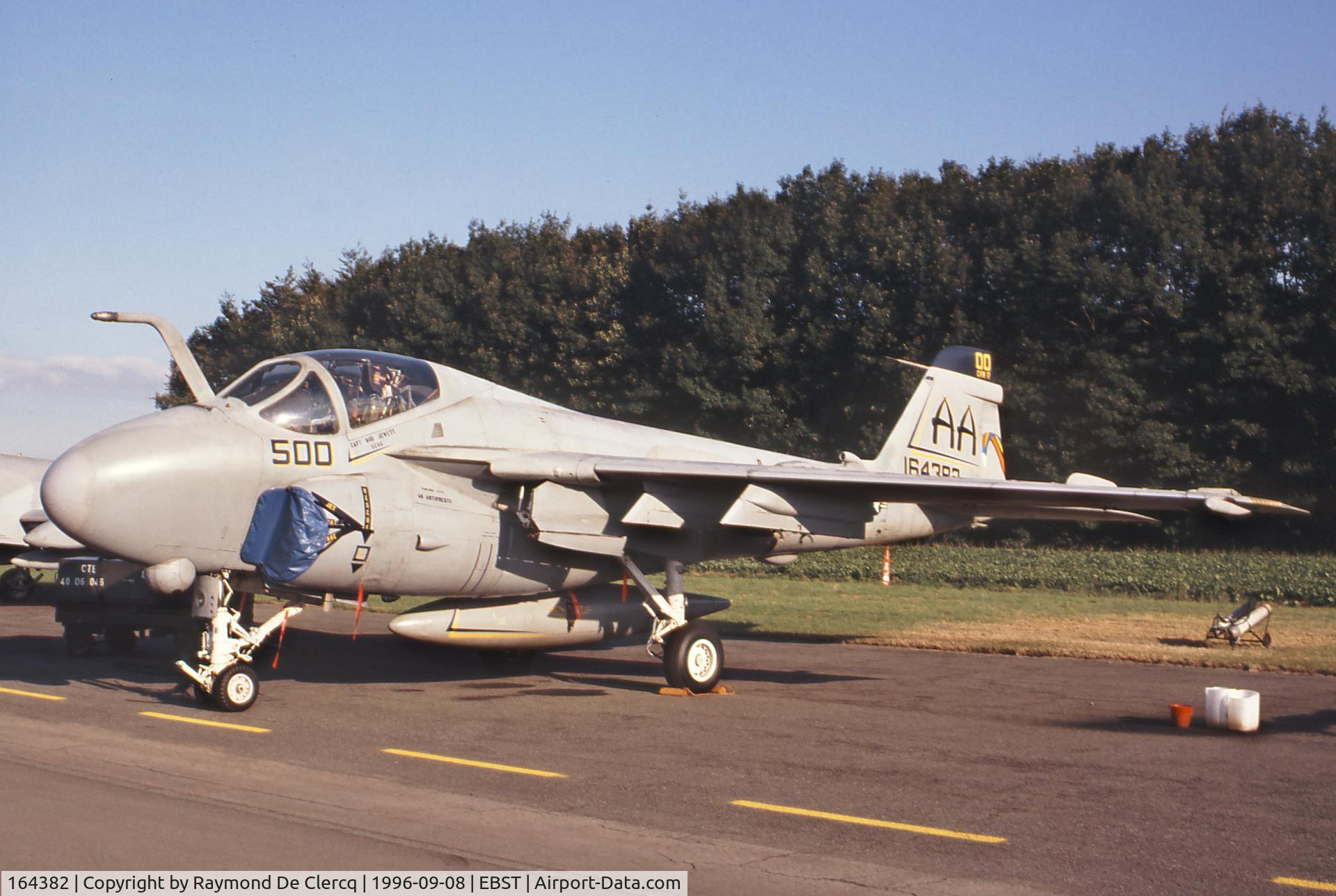 164382, Grumman A-6E Intruder C/N I-722, This is 164382 at the Brustem airshow 1996.
My photo on file 164383 is not right,I'm sorry.